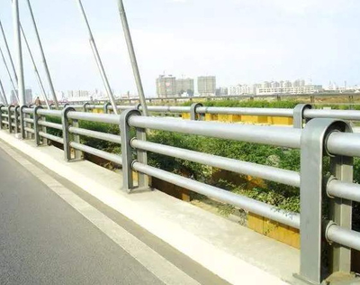 桥梁护栏 (1)